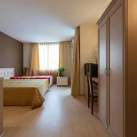 ❤wifi❤studio With Kitchen&balcony Pool View❤ye❤ شقة